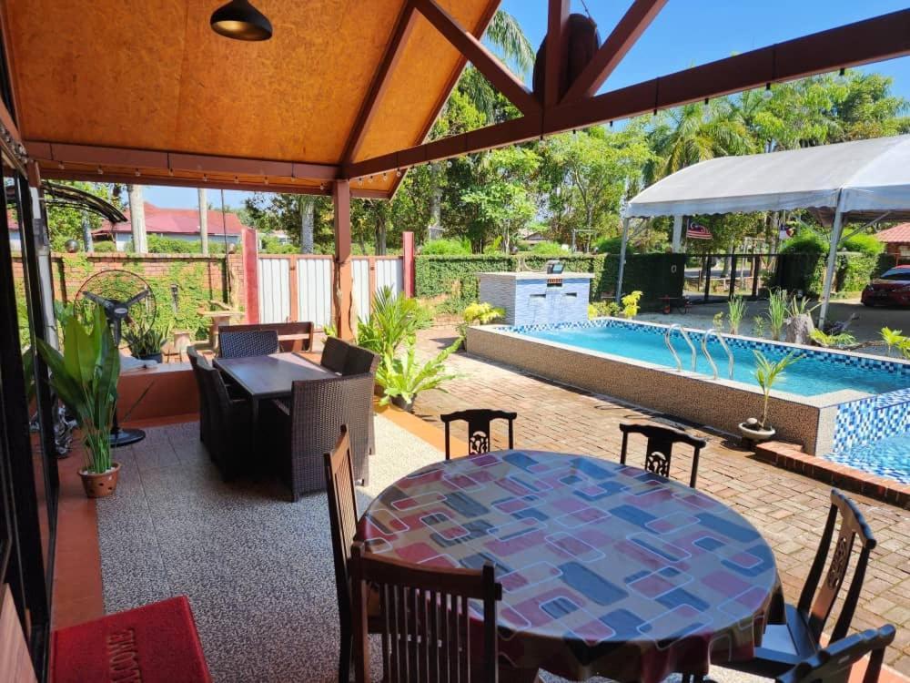 Homestay Umbai Kelana Merlimau Exterior foto